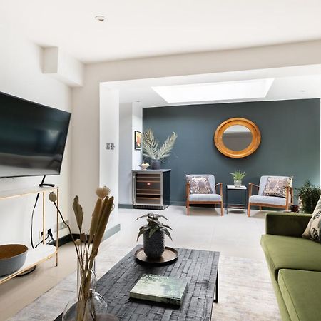 The Heart Of Shepherds Bush - Modern 2Bdr Apartment With Garden ロンドン エクステリア 写真