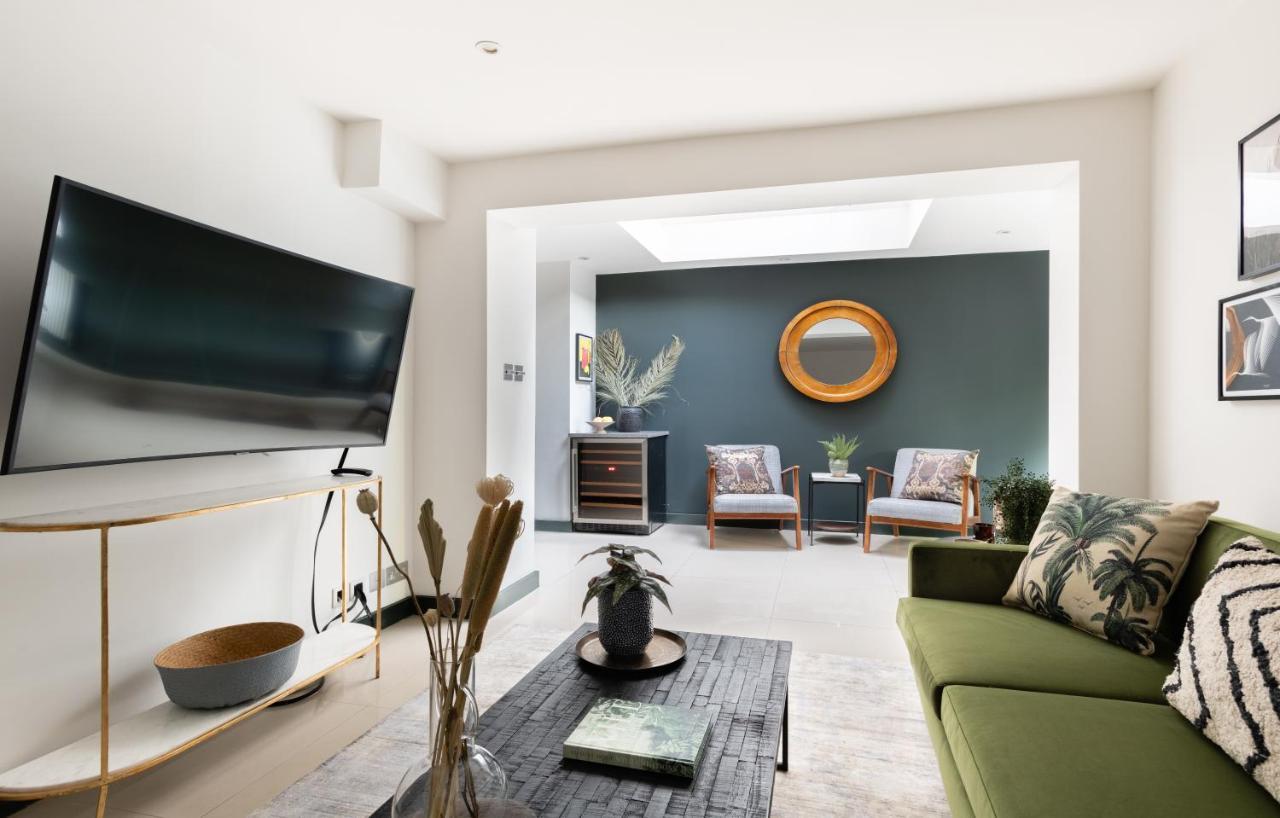 The Heart Of Shepherds Bush - Modern 2Bdr Apartment With Garden ロンドン エクステリア 写真