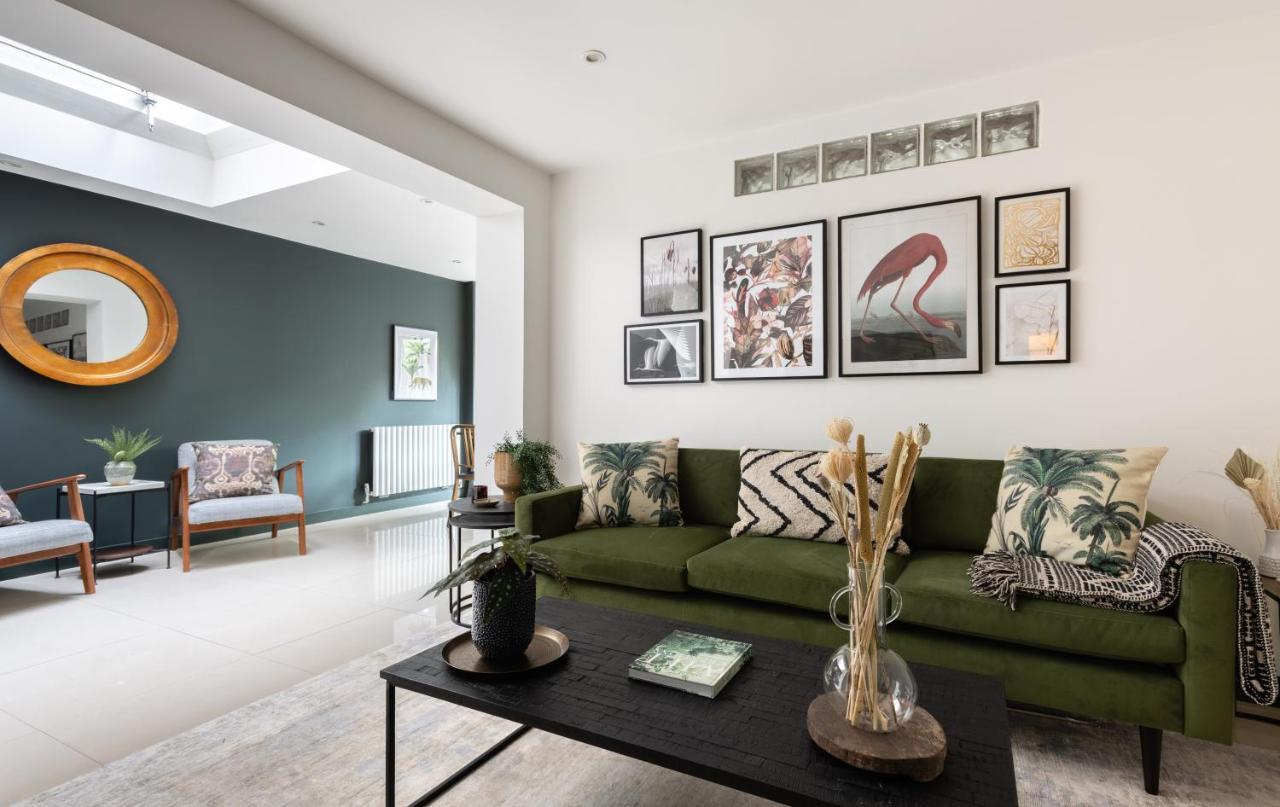The Heart Of Shepherds Bush - Modern 2Bdr Apartment With Garden ロンドン エクステリア 写真