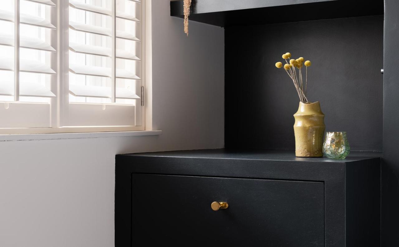 The Heart Of Shepherds Bush - Modern 2Bdr Apartment With Garden ロンドン エクステリア 写真
