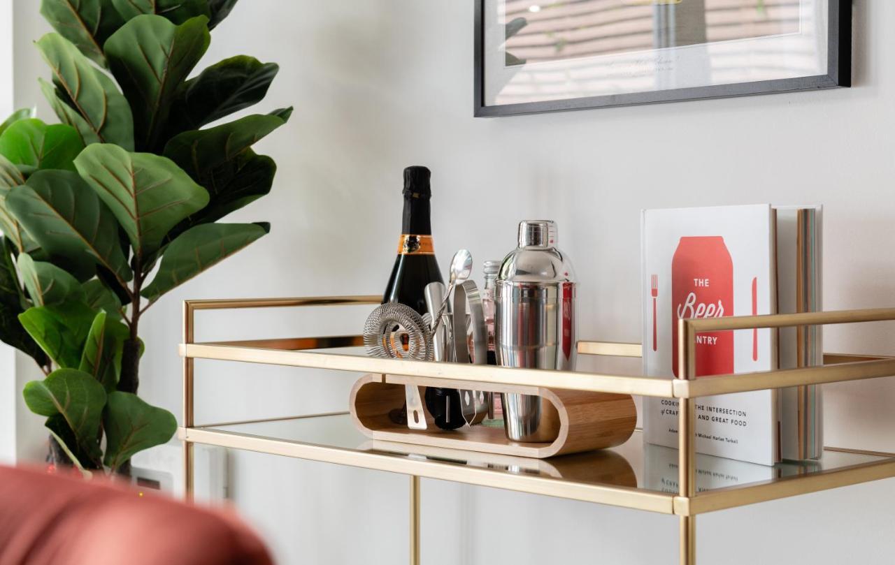 The Heart Of Shepherds Bush - Modern 2Bdr Apartment With Garden ロンドン エクステリア 写真