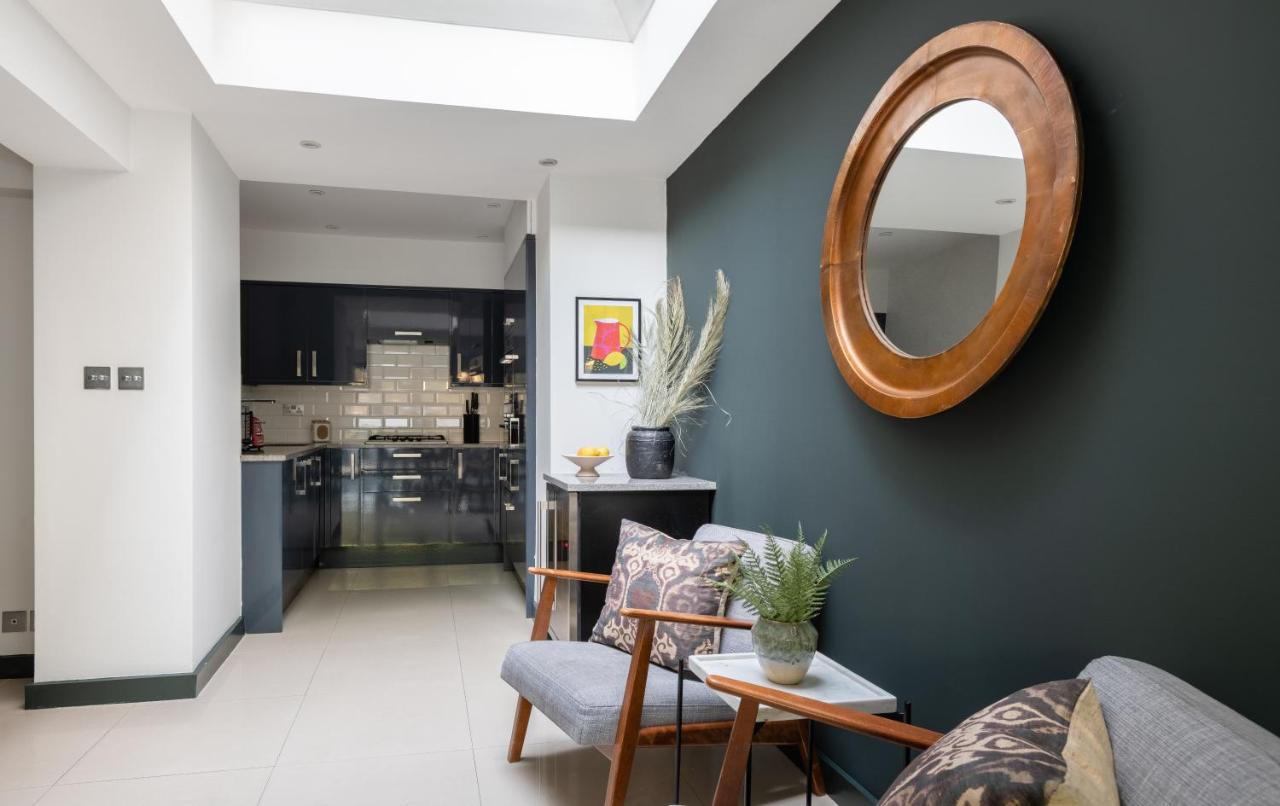 The Heart Of Shepherds Bush - Modern 2Bdr Apartment With Garden ロンドン エクステリア 写真